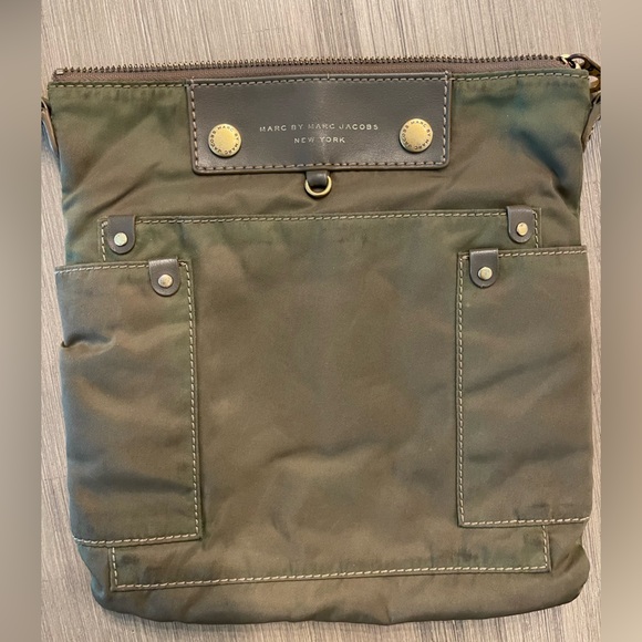 Vintage Marc by Marc Jacobs olive green crossbody bag - Picture 7 of 10
